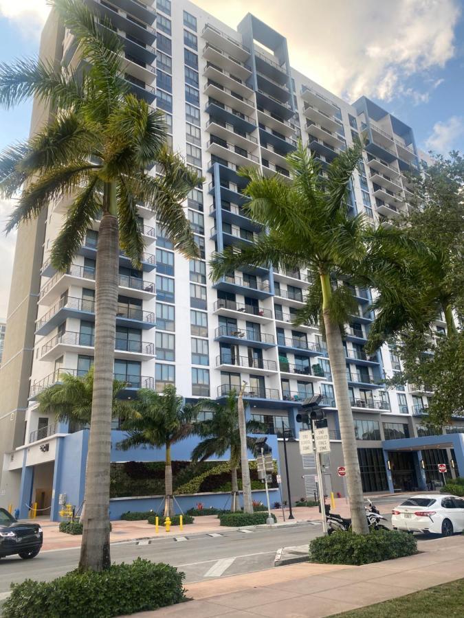 Downtown Doral, Florida. New Condo Style Resort. Luaran gambar