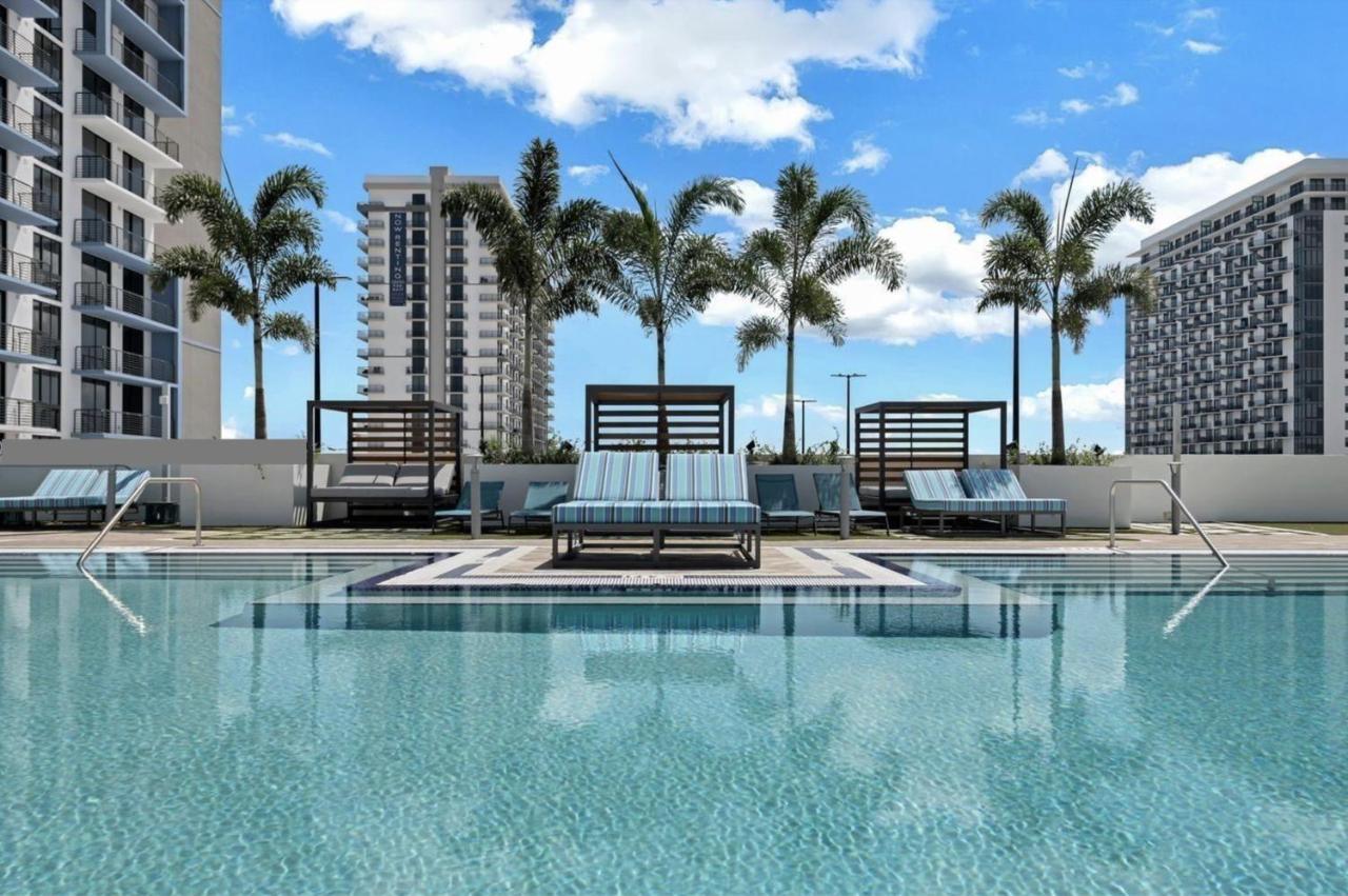 Downtown Doral, Florida. New Condo Style Resort. Luaran gambar
