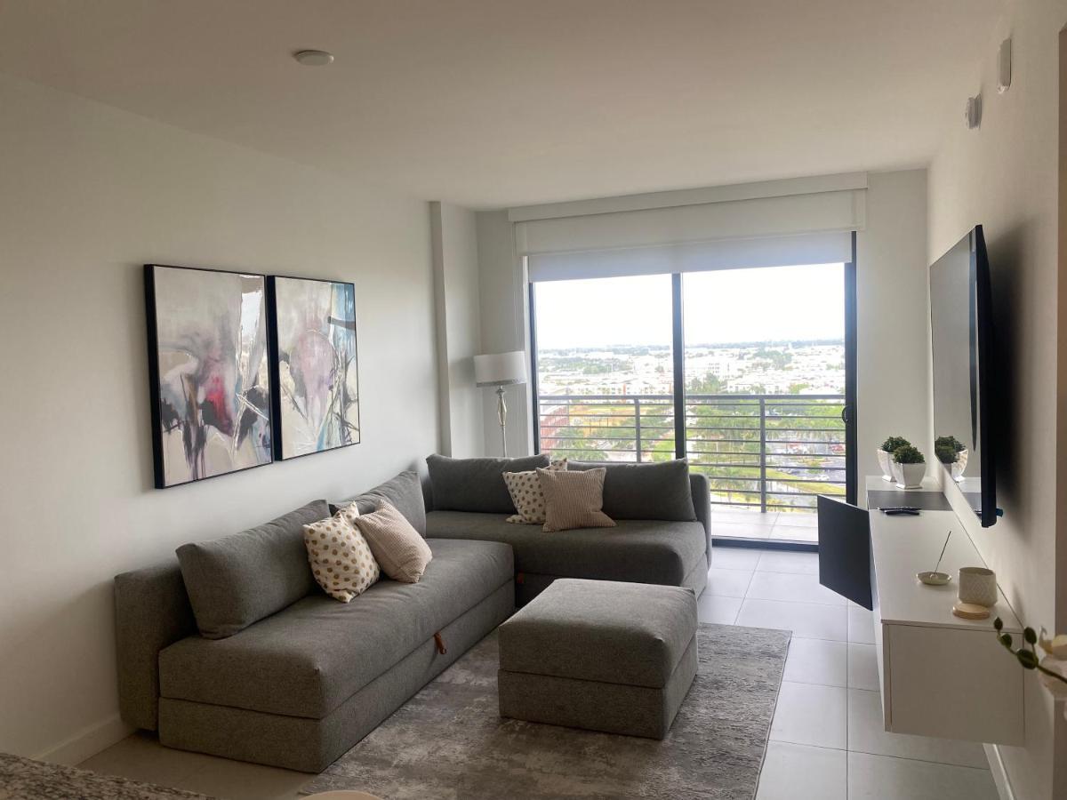 Downtown Doral, Florida. New Condo Style Resort. Luaran gambar